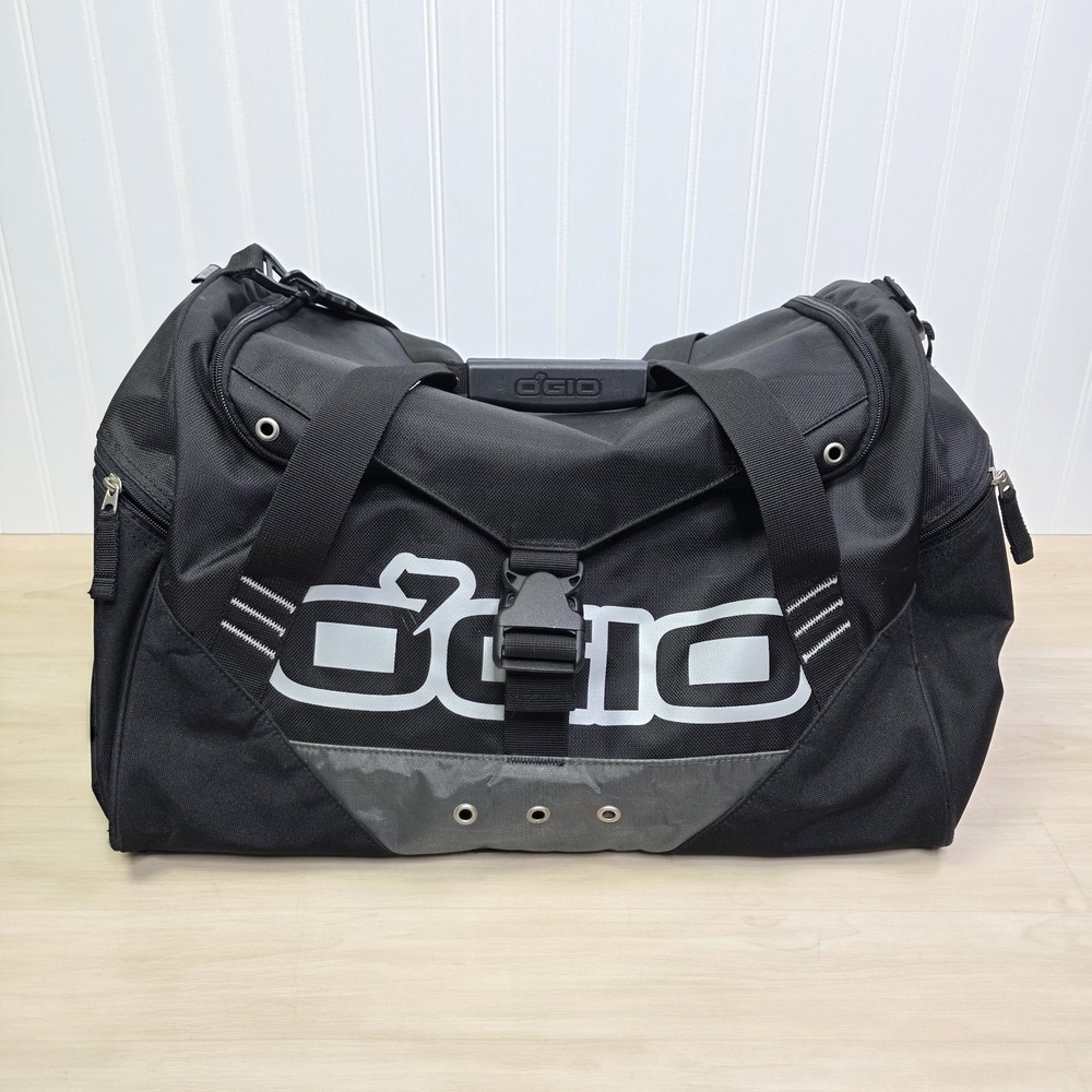 Ogio 55 Liter Black Duffel Travel Luggage Bag Zippers Handle‎